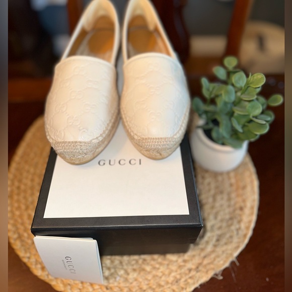 - Gucci GG Leather Espadrille - Picture 2 of 13